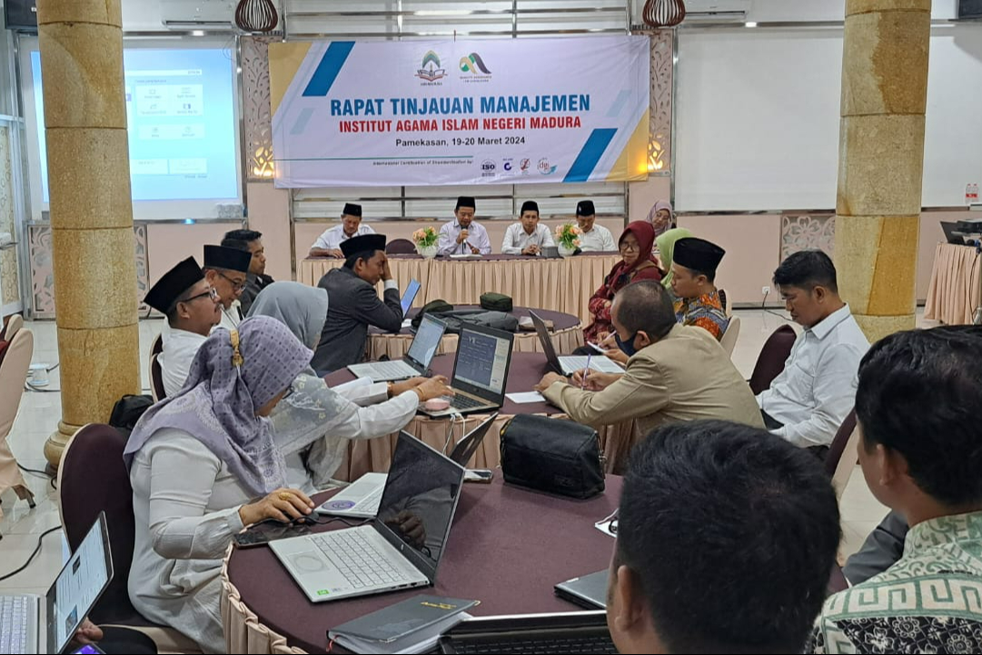 Kaprodi IQT Ikuti Rapat Tinjauan Manajemen untuk Menyelesaikan Hasil Audit Mutu Internal